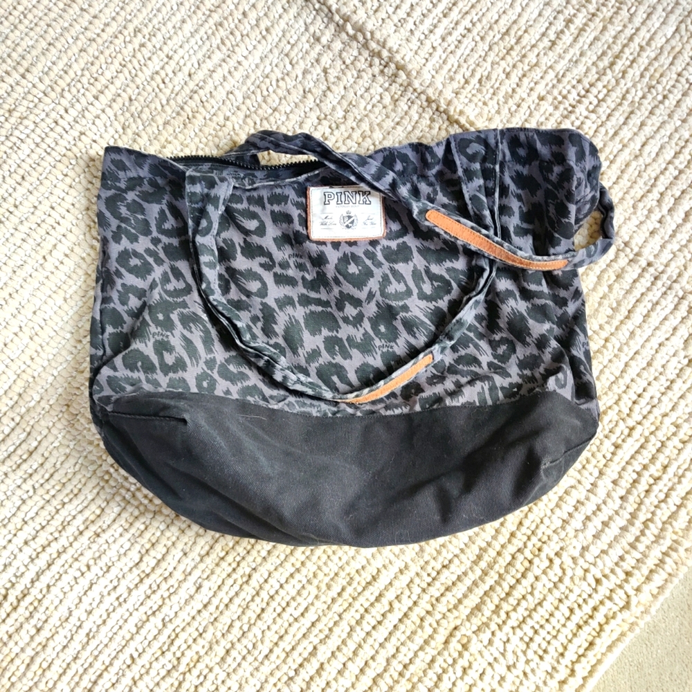 PINK overnight bag - Picture 1 of 8